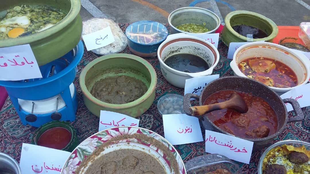 برگزاری جشنواره غذاهای محلی گیلان در دبستان باران اندیشه